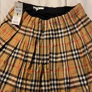 Youth Burberry Pleated skirt